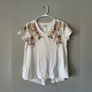 Sundance White Short-Sleeve V-Neck Tee with Floral Embroidery
